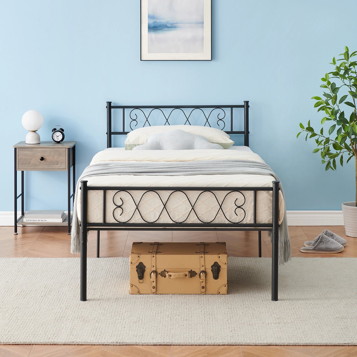 Twin Size Sturdy Metal Platform Bed Frame with Iron-Art Sweetheart