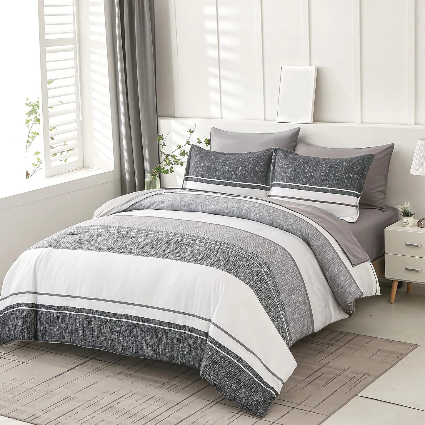 7 Pieces Striped Comforter Set
