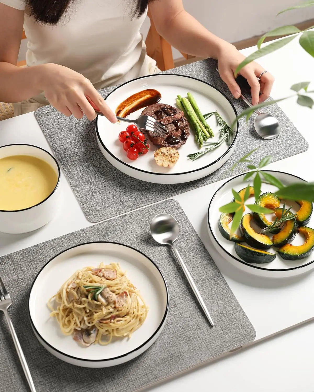 12 Pieces Ceramic Plates and Bowls Set